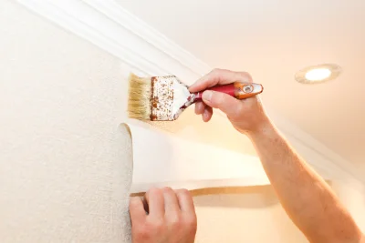 Pose de papier peint aux Arcs — revêtements muraux et toiles de verre